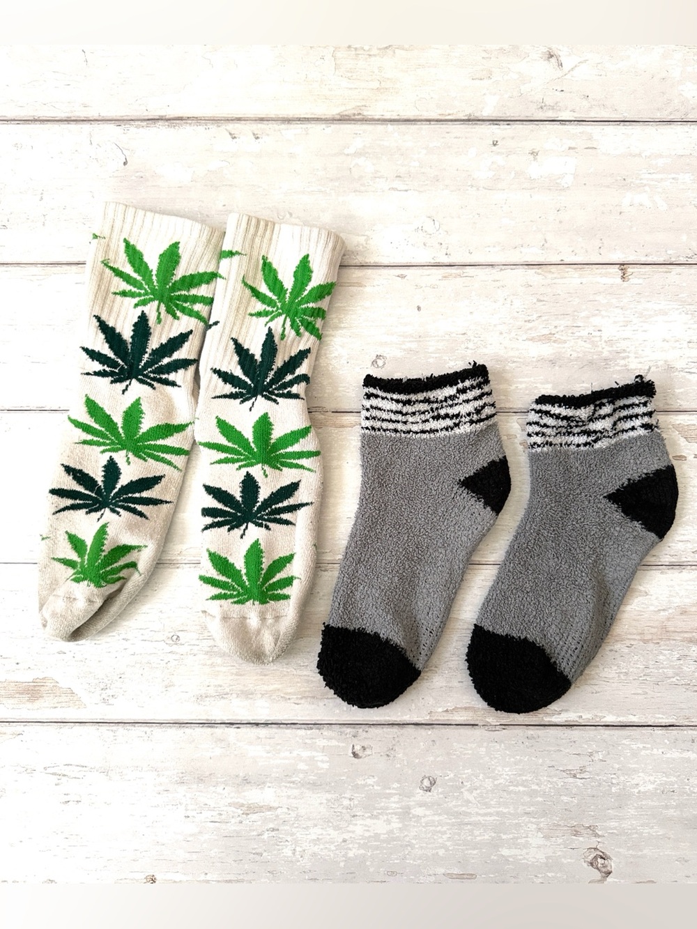 Men’s Sock Bundle Crew Socks Green Lead Print & Gray Black Pair
